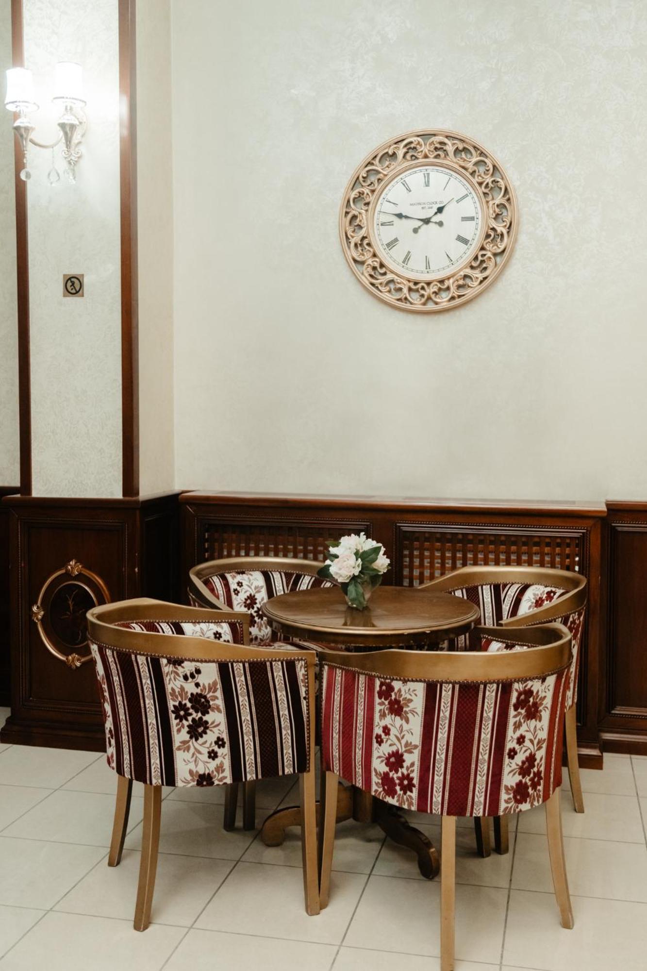 Hotel Capitol Valea Adanca Exterior foto